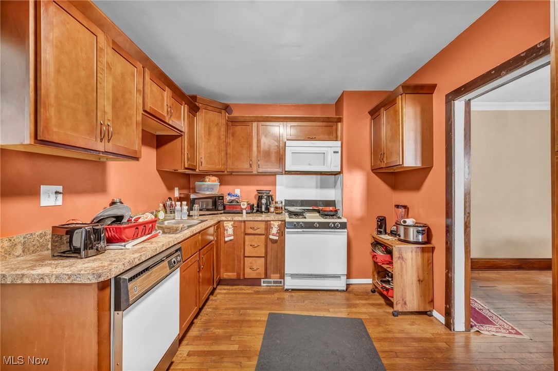 3707 W 140th Street
