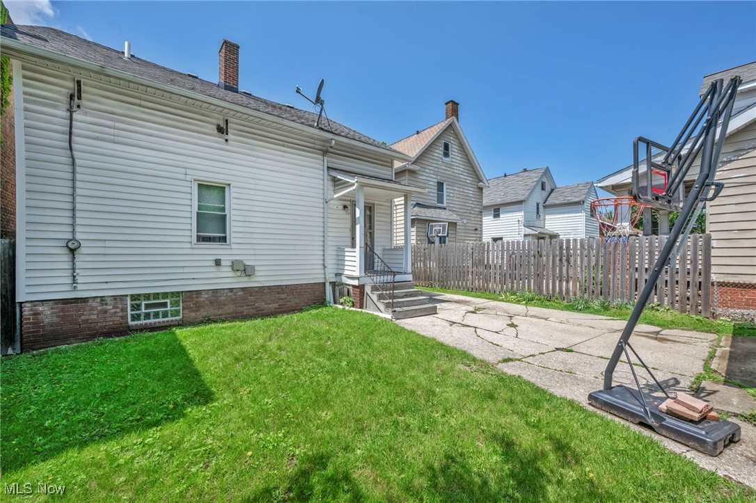 3707 W 140th Street