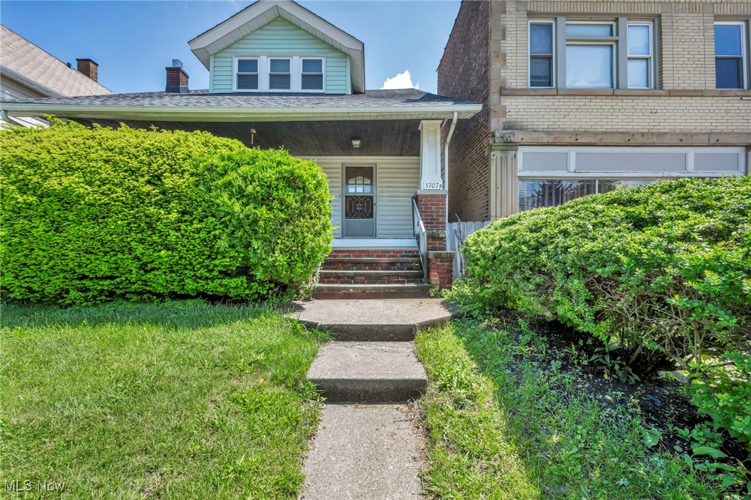 3707 W 140th Street