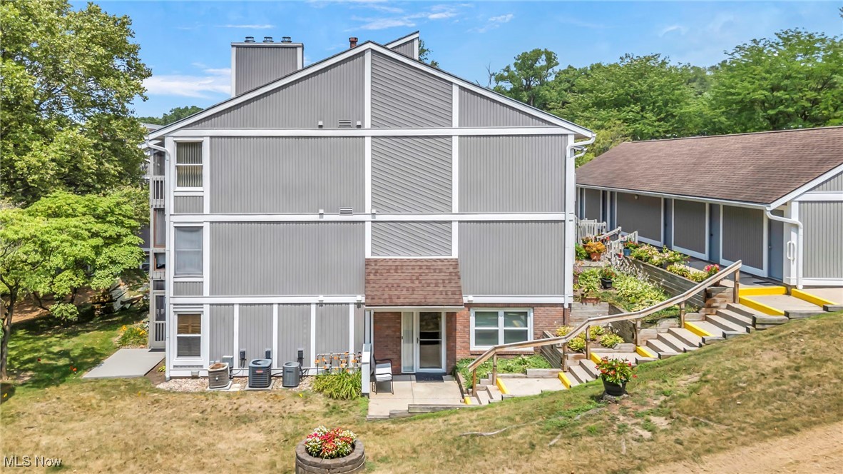 255 Portage Lakes Drive E
