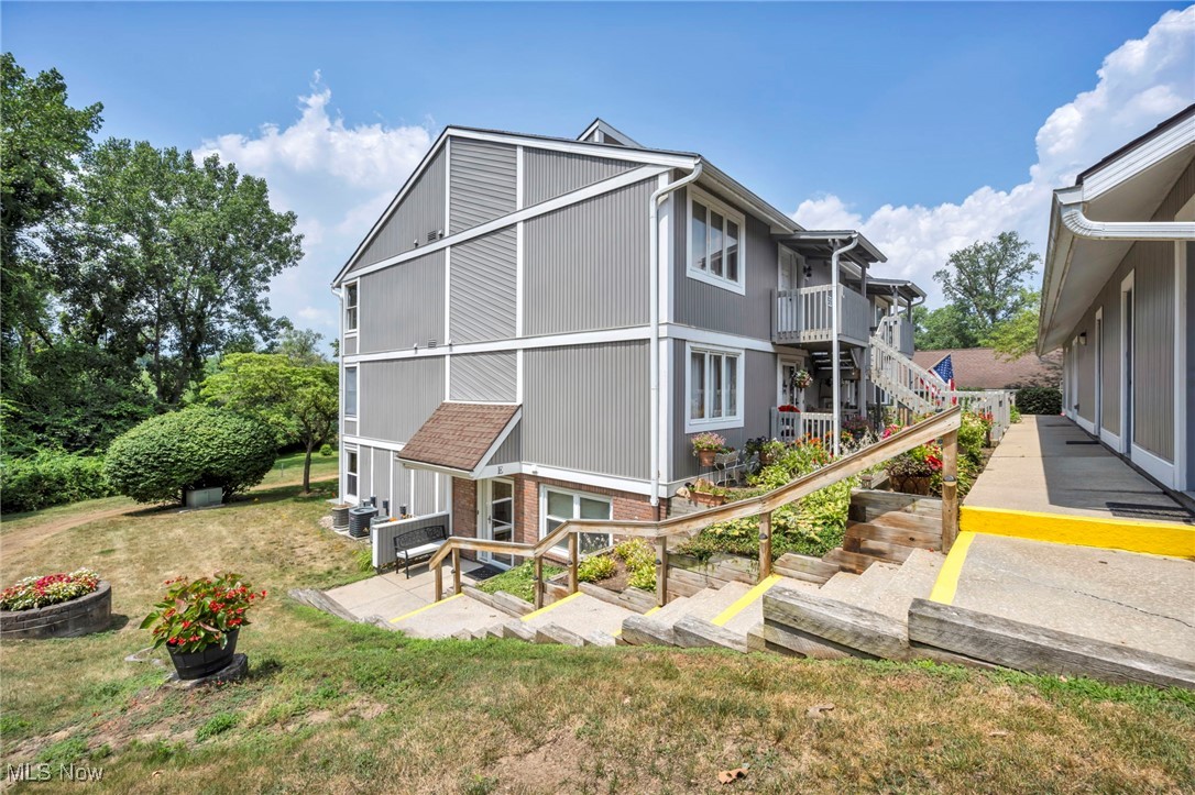 255 Portage Lakes Drive E