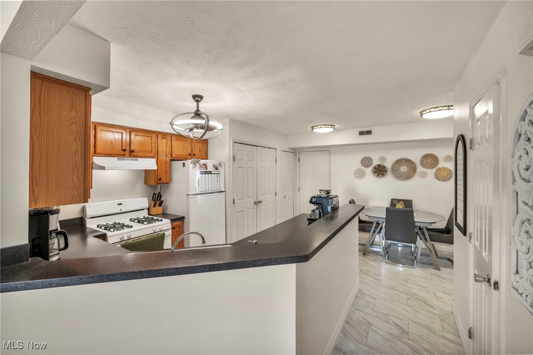 6705 Rosewood Court