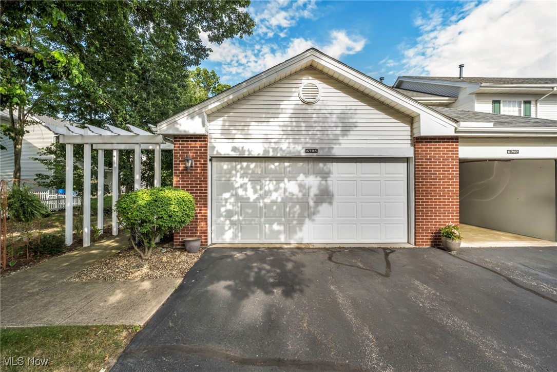 6705 Rosewood Court