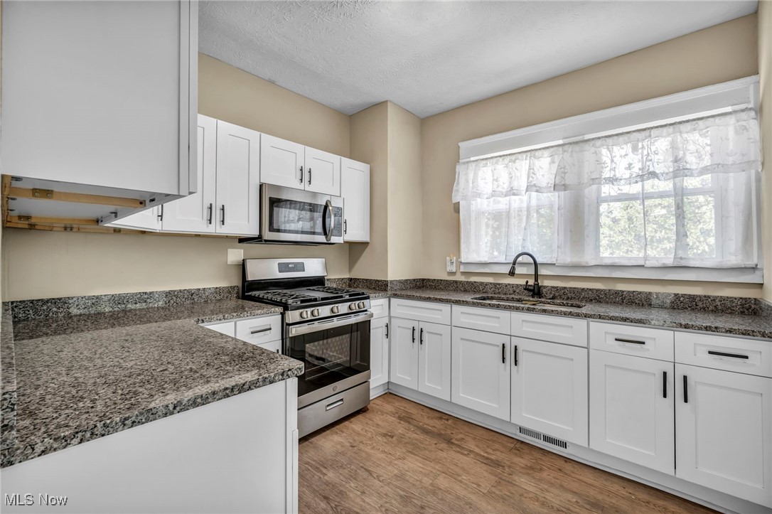 3312 Redwood Road
