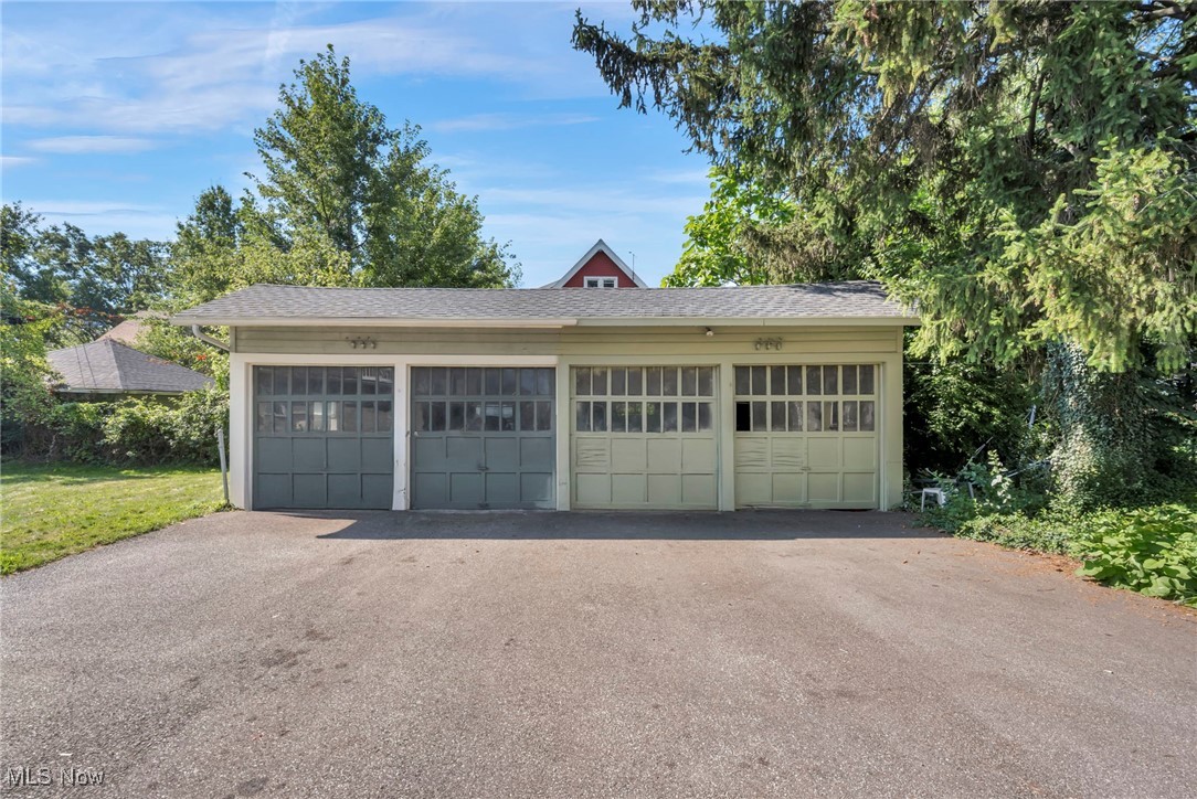 3312 Redwood Road