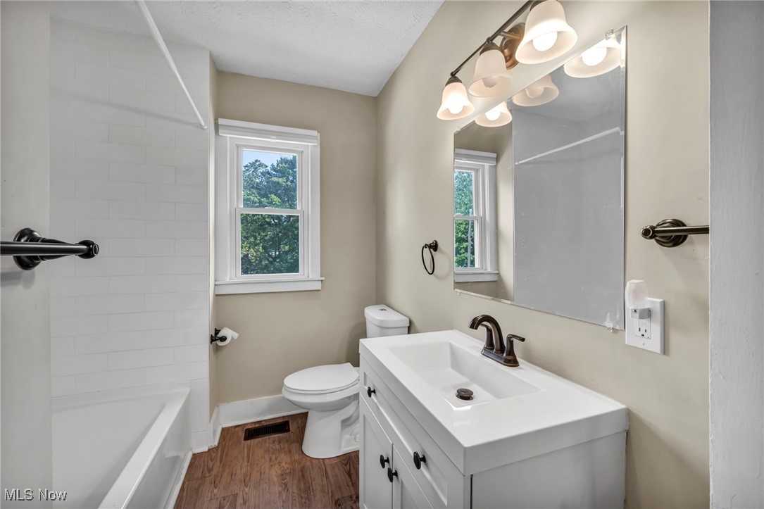 3312 Redwood Road