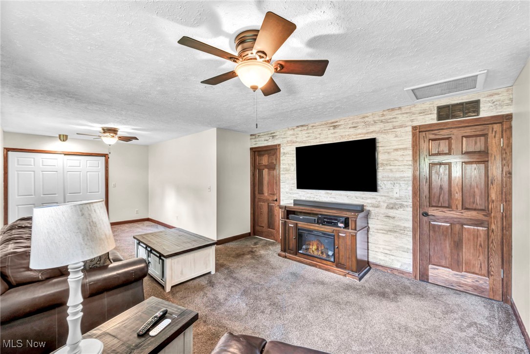 5659 Creekside Lane
