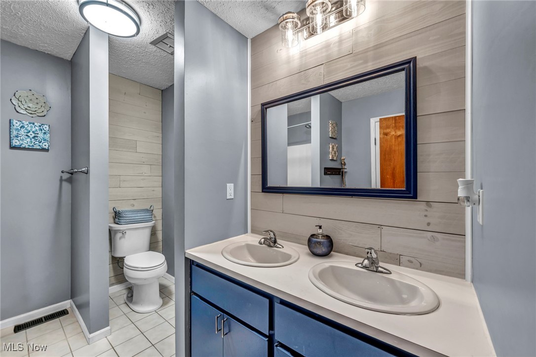 5659 Creekside Lane