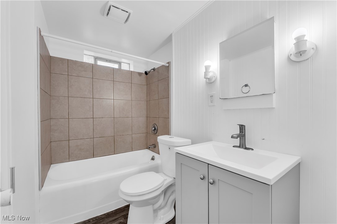 18715 Mohawk Avenue