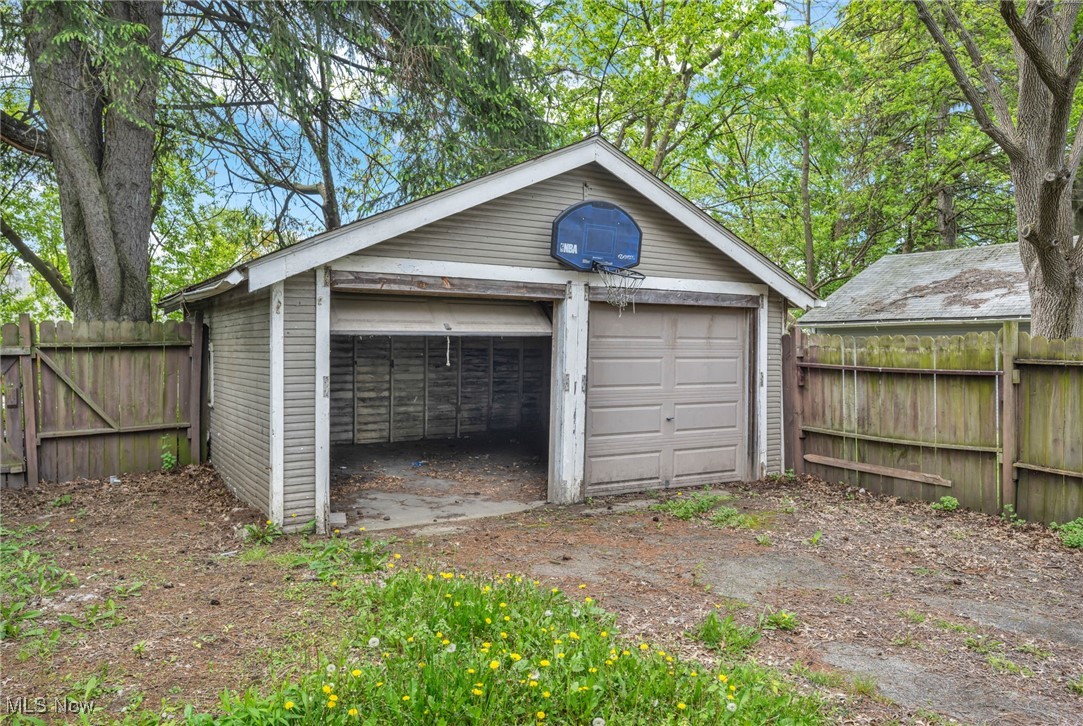 80 E Ido Avenue