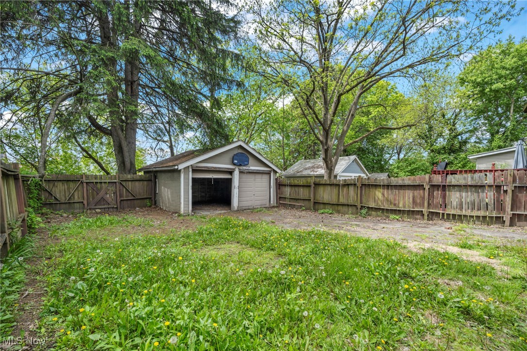 80 E Ido Avenue