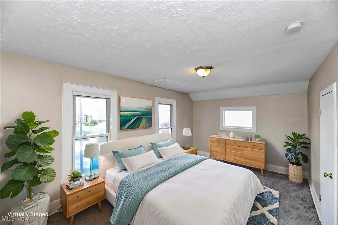 321 W 8th Street