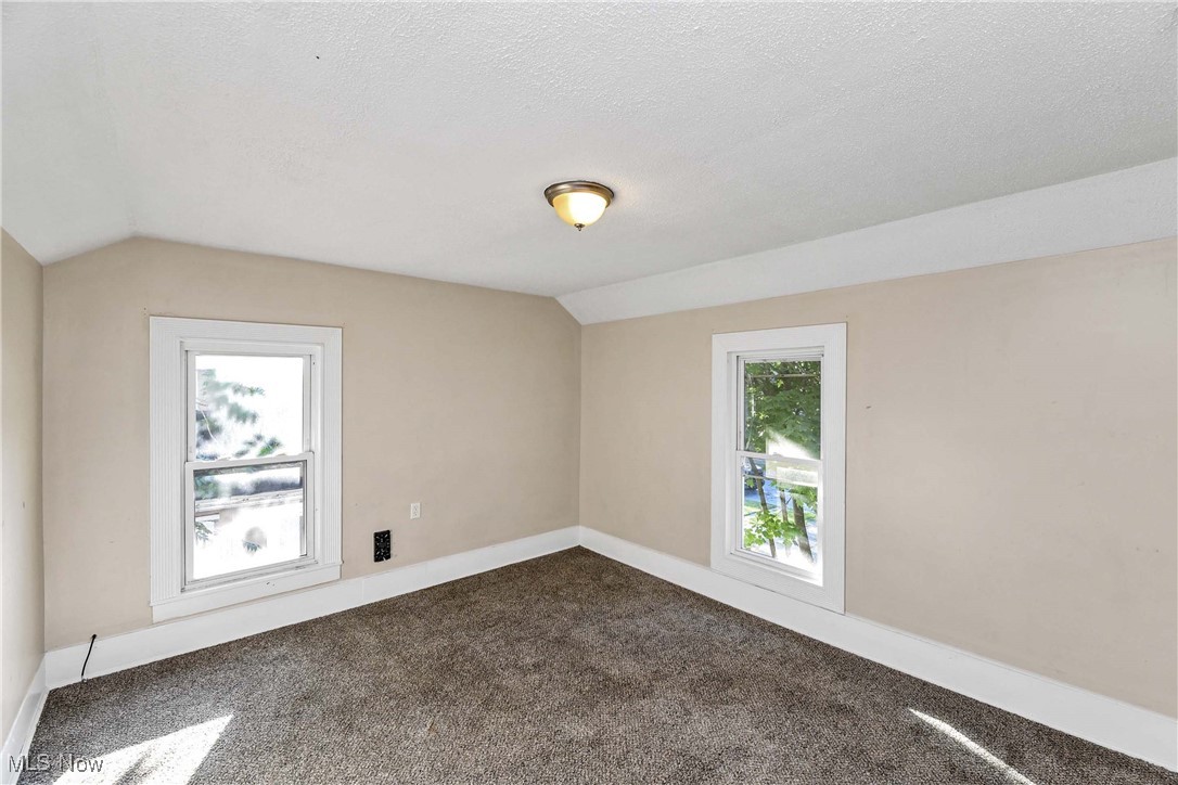 321 W 8th Street