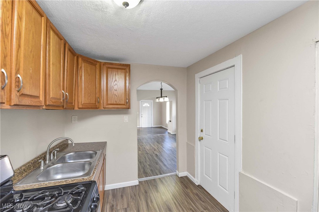 321 W 8th Street
