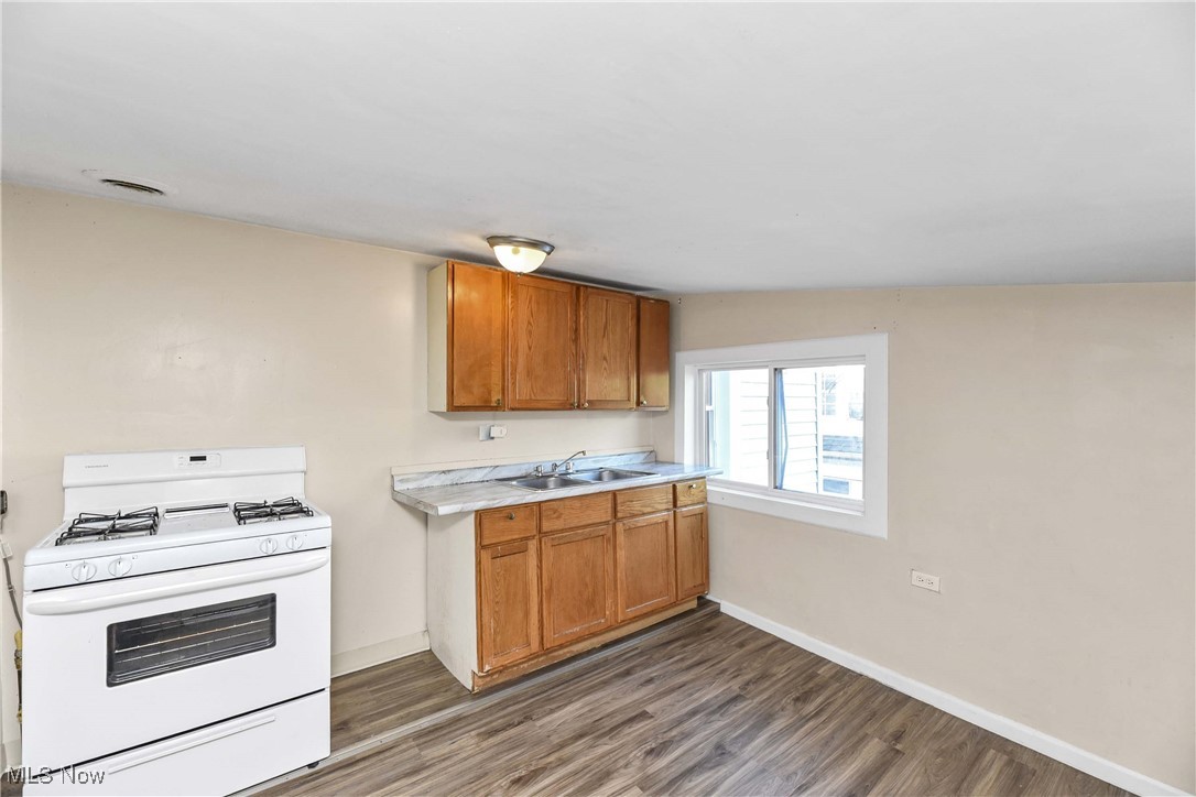 321 W 8th Street