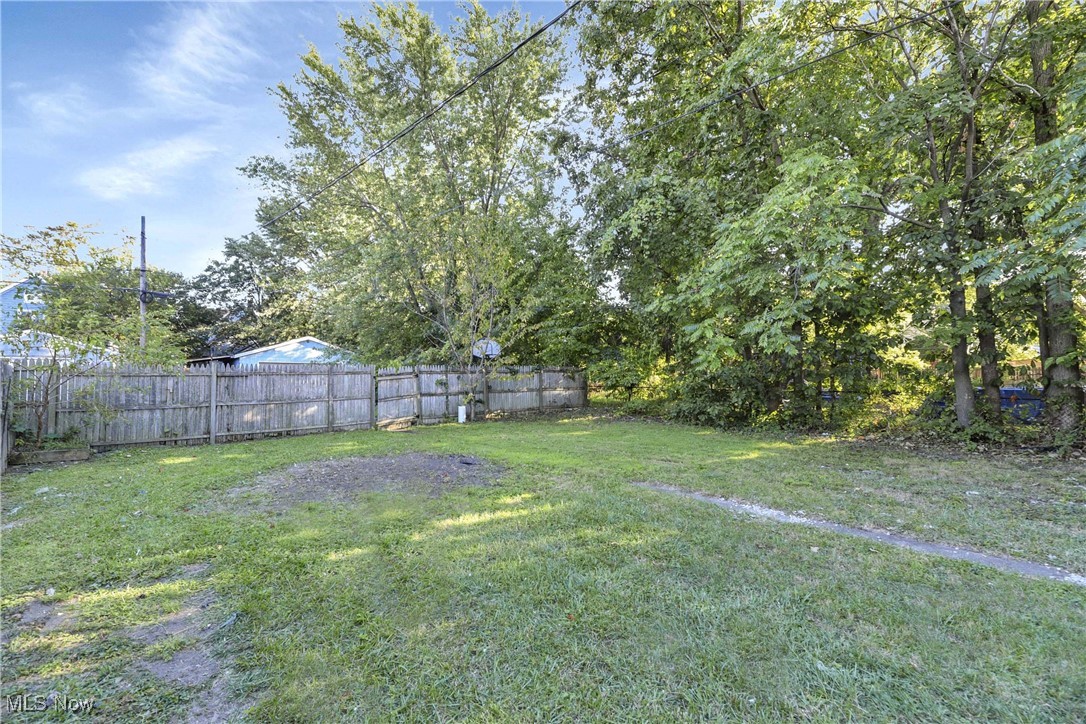 321 W 8th Street