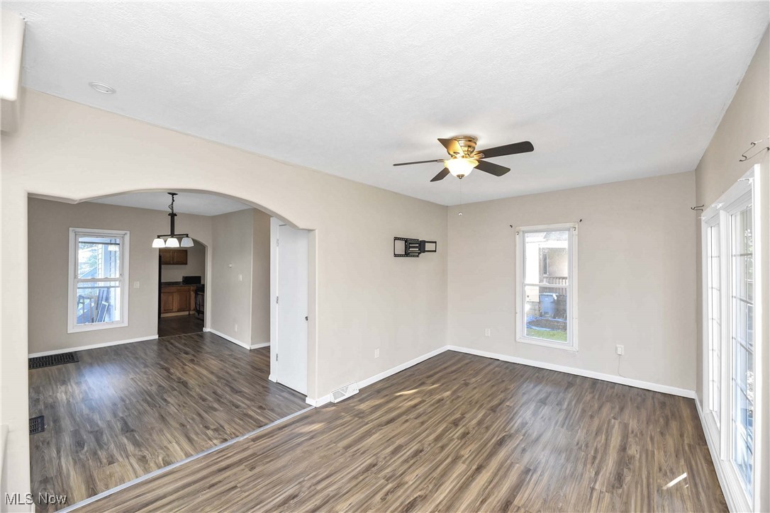 321 W 8th Street