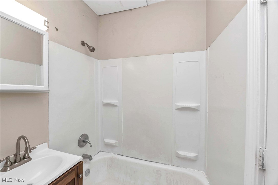 321 W 8th Street