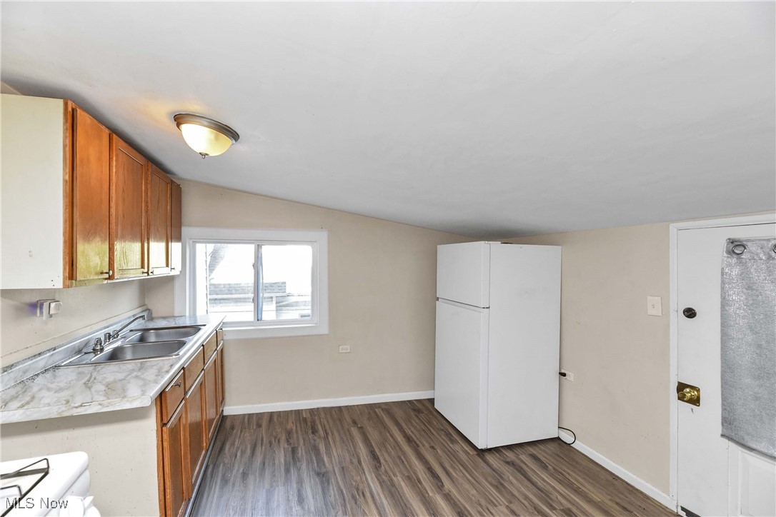 321 W 8th Street