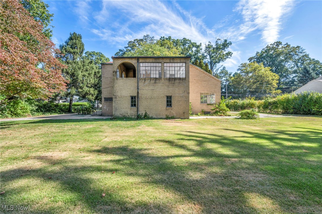 160 Benedict Avenue