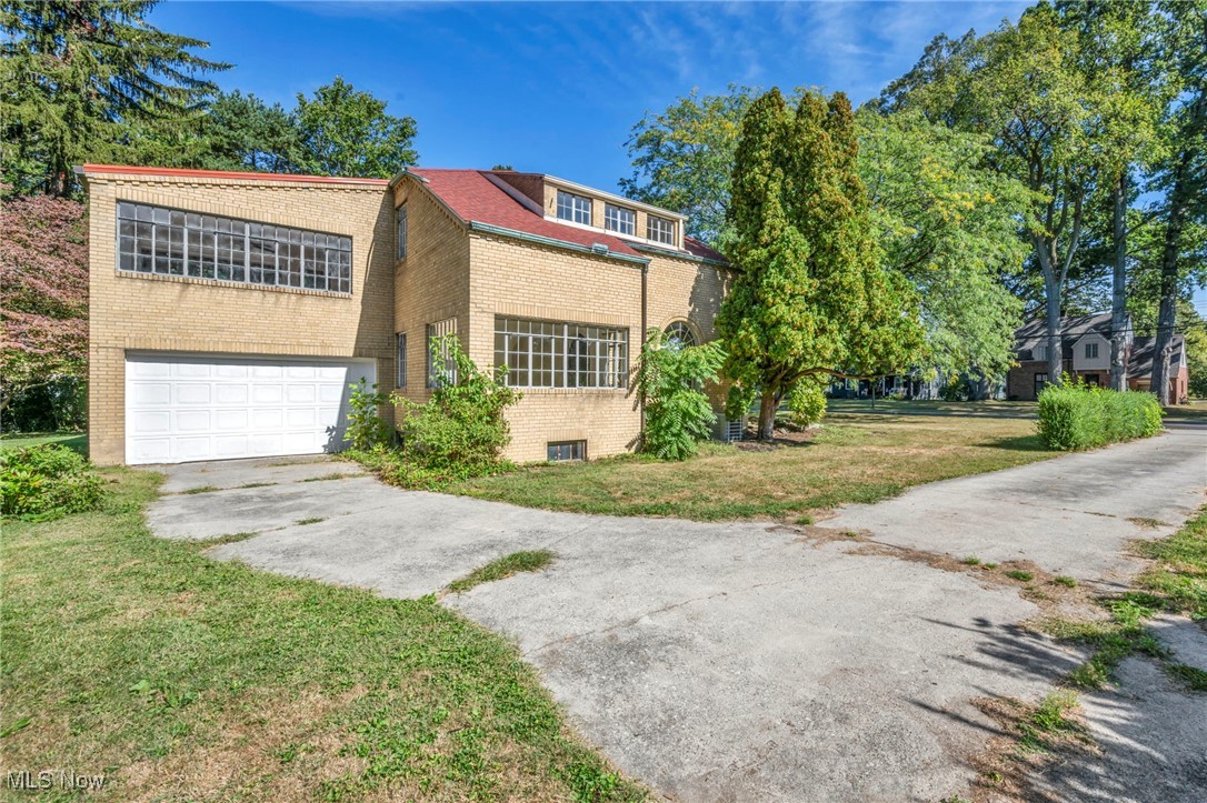 160 Benedict Avenue