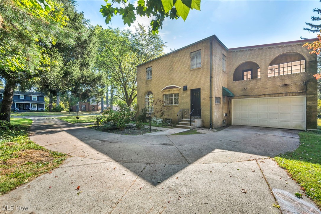 160 Benedict Avenue
