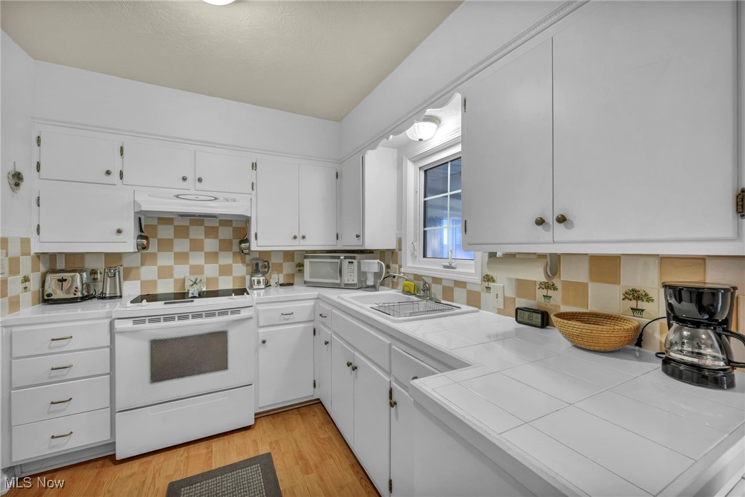 11043 Meadowbrook Drive