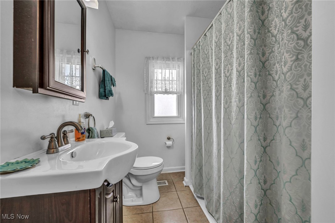 11043 Meadowbrook Drive