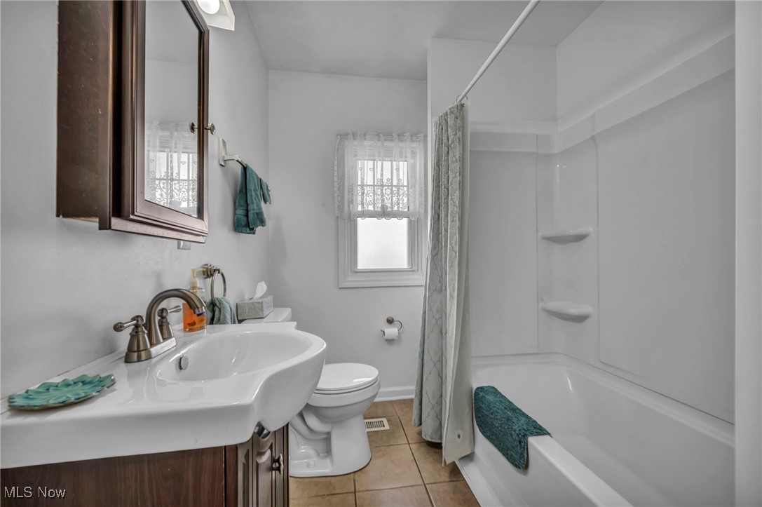 11043 Meadowbrook Drive
