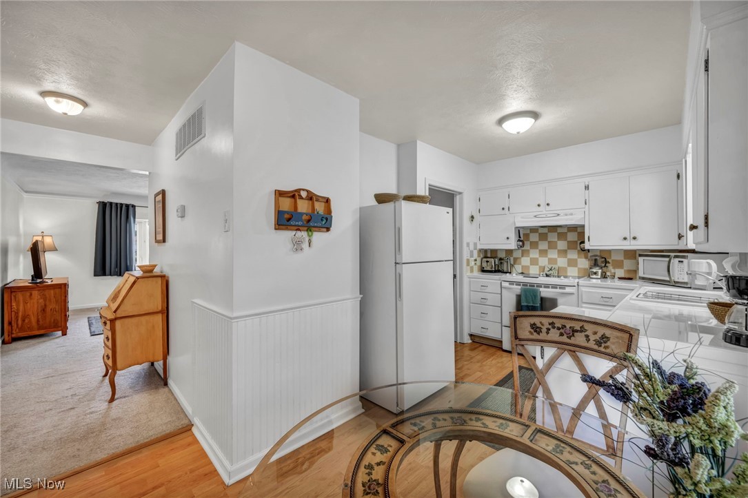 11043 Meadowbrook Drive