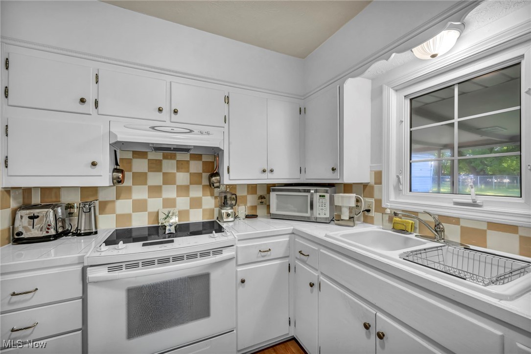 11043 Meadowbrook Drive
