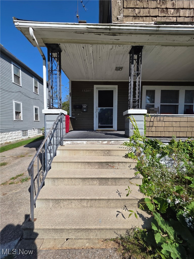 13205 Southview Avenue