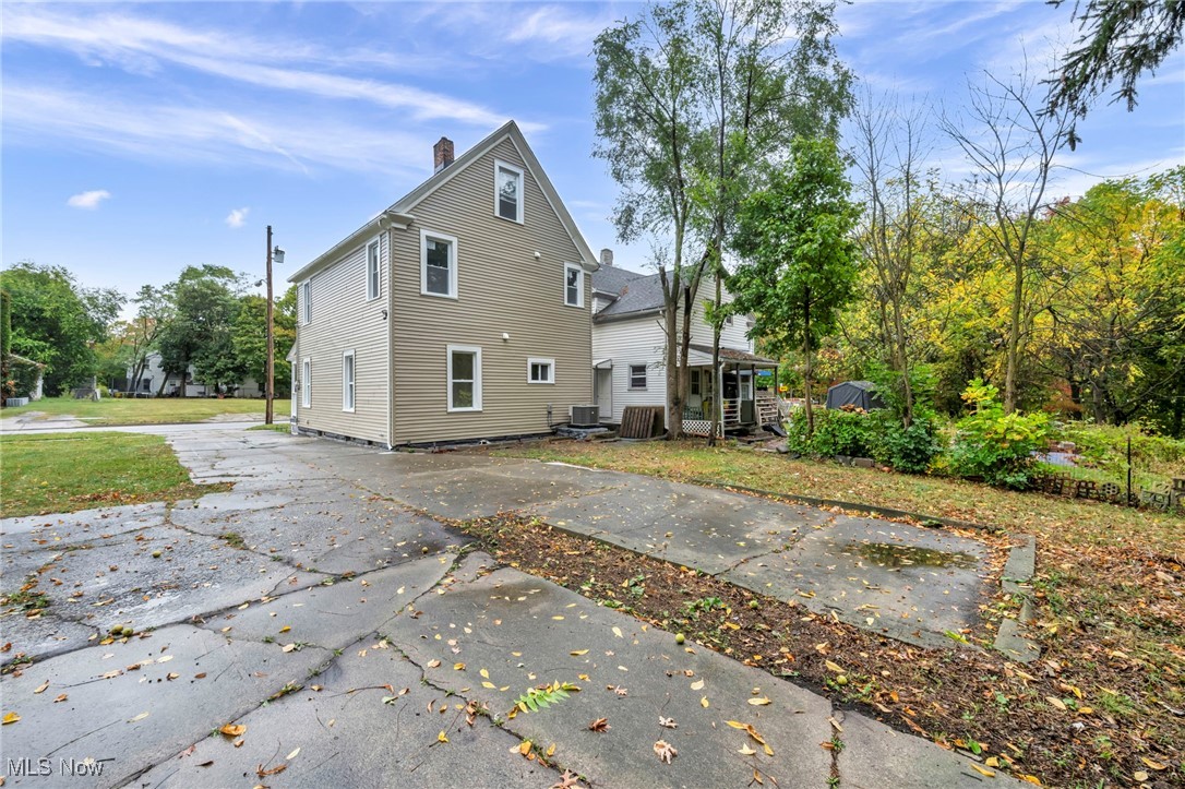 121 Parkview Court