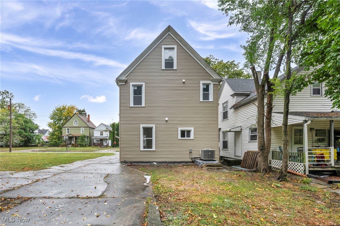 121 Parkview Court