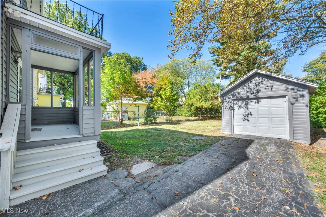 1128 W 11th Street