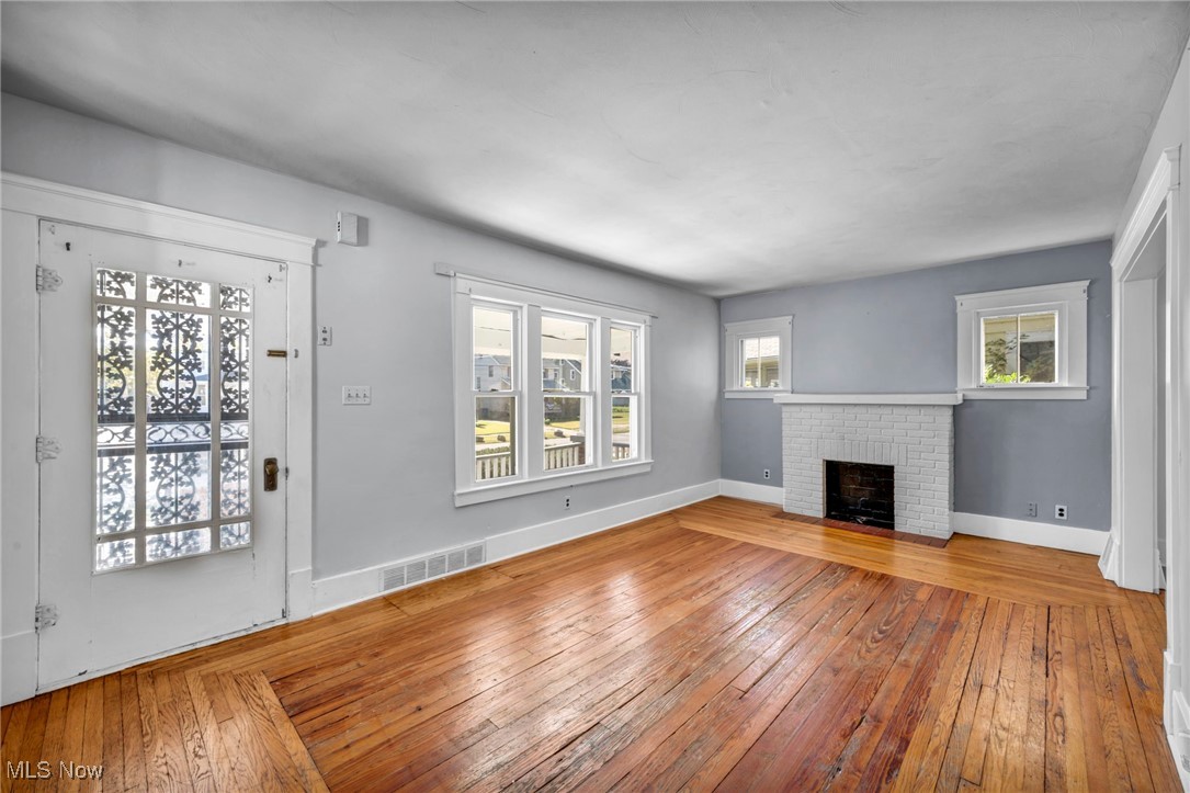 1128 W 11th Street