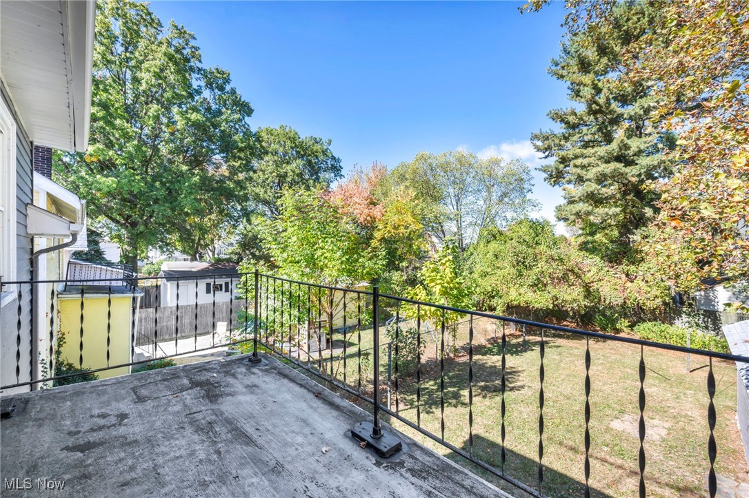 1128 W 11th Street