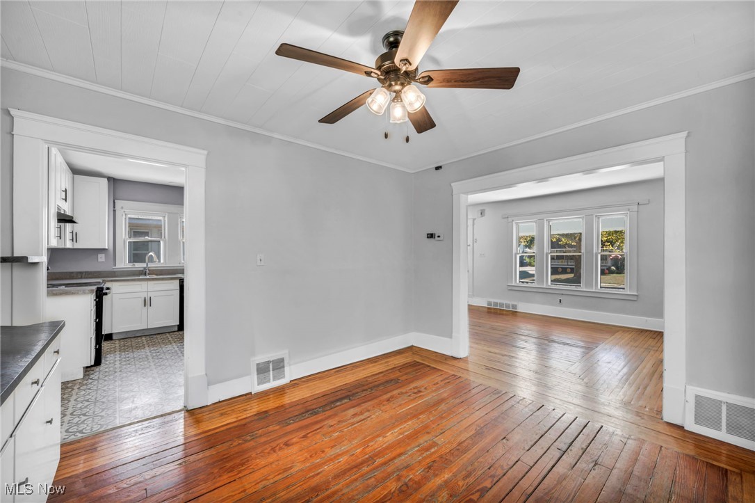 1128 W 11th Street