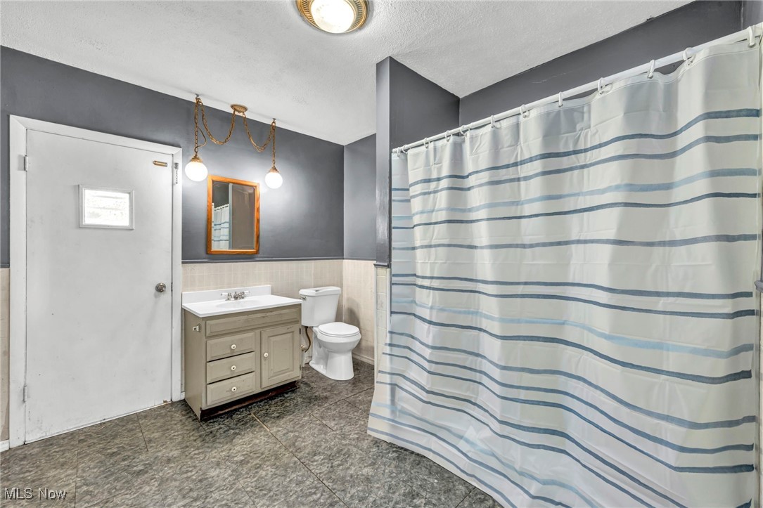 1128 W 11th Street