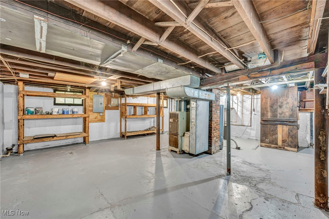 1128 W 11th Street