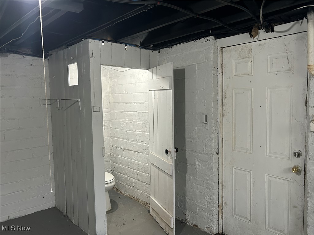 3235 Oak Road