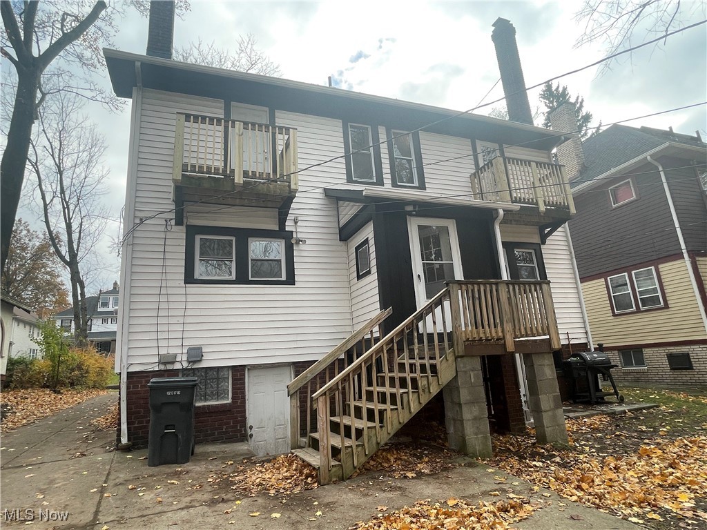 3235 Oak Road