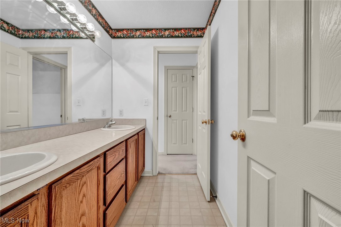 221 Newfield Circle