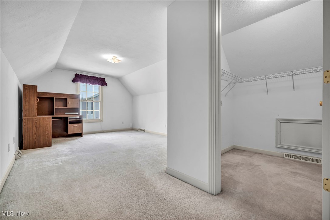 221 Newfield Circle