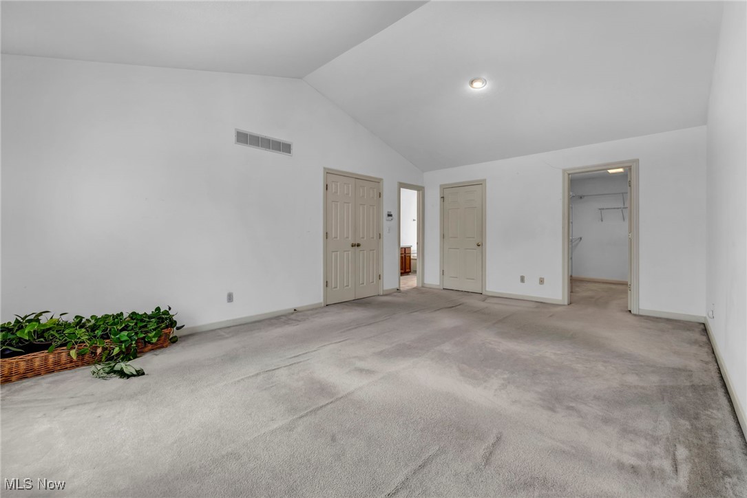 221 Newfield Circle