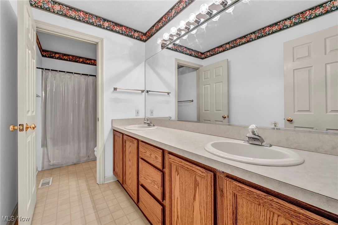 221 Newfield Circle