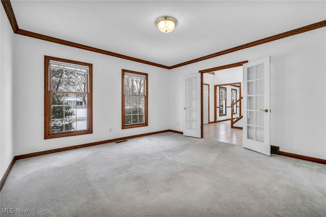221 Newfield Circle