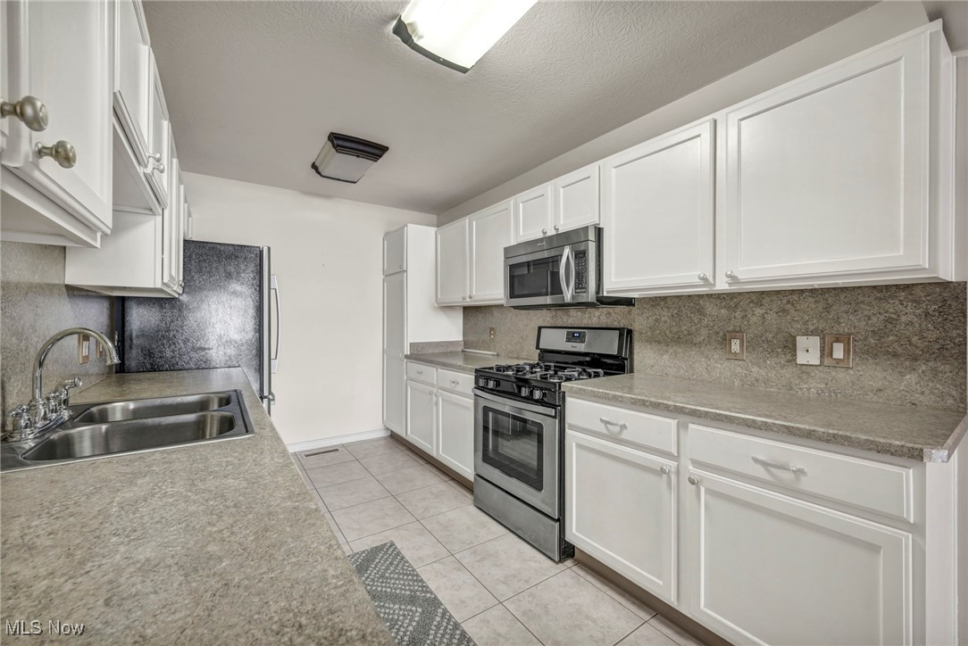6857 Paradise Way