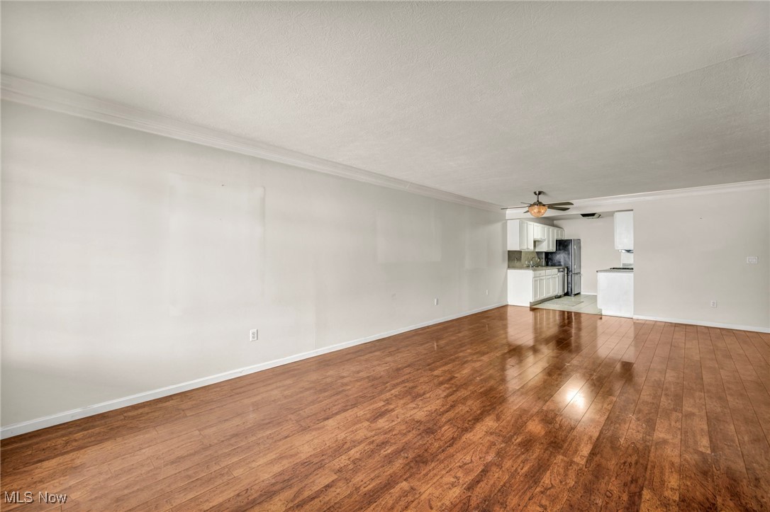 6857 Paradise Way