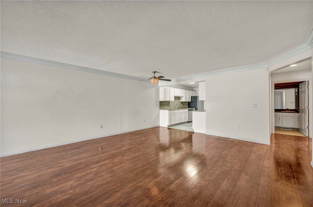 6857 Paradise Way